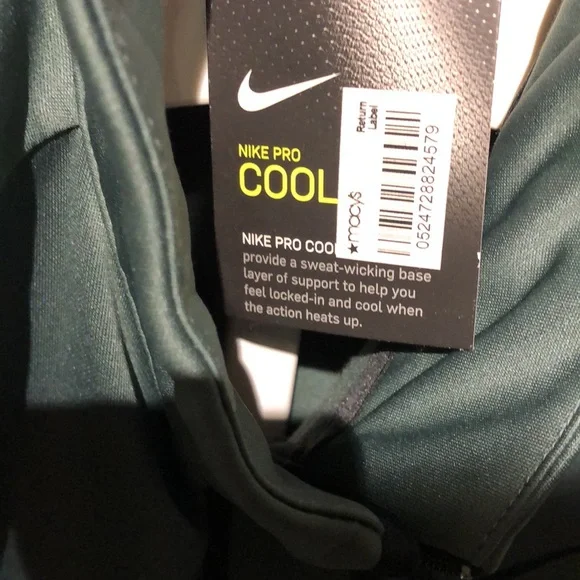 Nike Men's Green Jacket - Picture 4 of 8